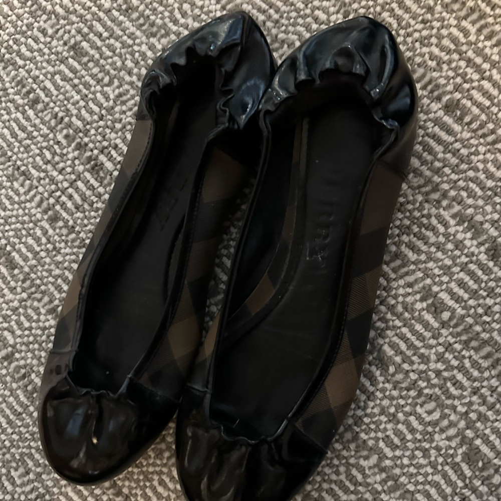 Burberry flats! Super cute and fun!